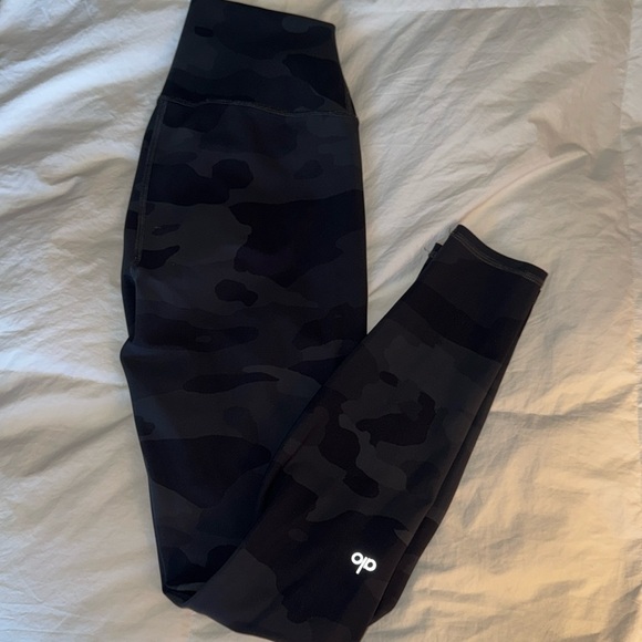 ALO High-Waist Camo Vapor Legging - Picture 1 of 5